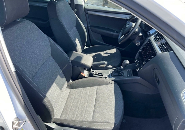 Skoda Octavia cena 76900 przebieg: 117610, rok produkcji 2019 z Pniewy małe 379